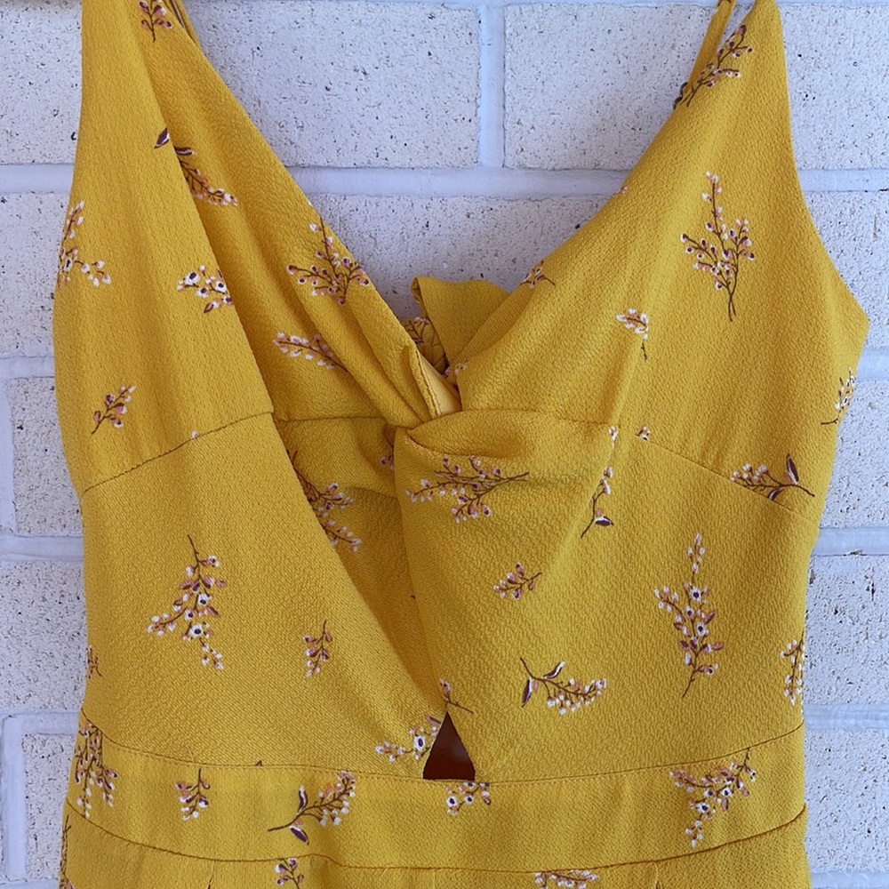 Yellow romper - Picture 2 of 4